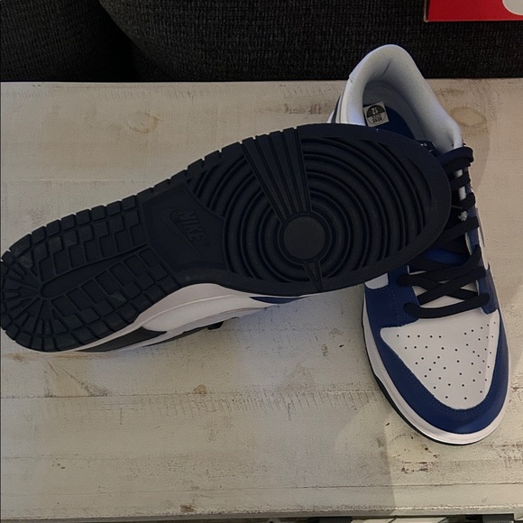 BRAND NEW Nike Men's Dunks Blue and White Low-Top Sneakers - Picture 3 of 4